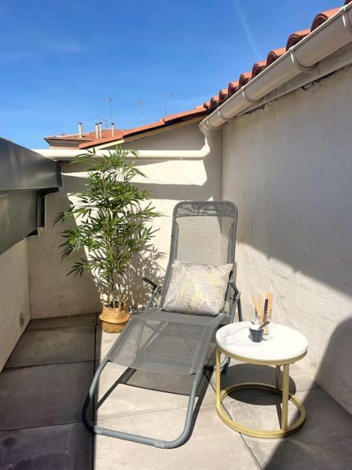 Charme Urbain Sous Les Toits-Terrasse/Clim/Parking Lejlighed Béziers Eksteriør billede